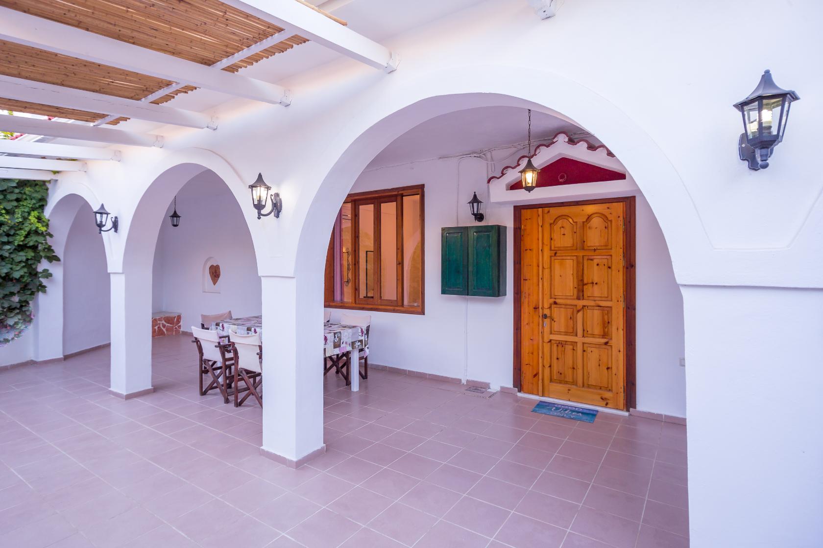 family room to konaki