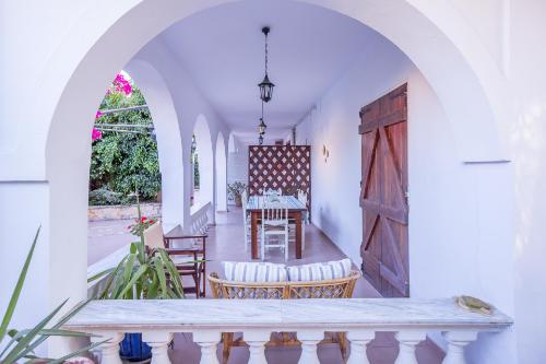 alikes alykes to konaki Zakynthos